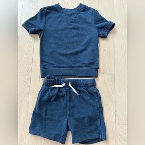 Old Navy shorts sweat shirt set blue size 2T like NEW